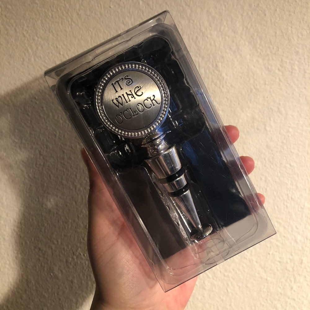 Wine Stopper 🍷 “It’s wine o’clock”